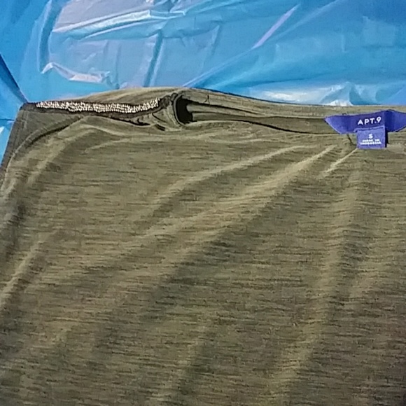 Top - Picture 2 of 2